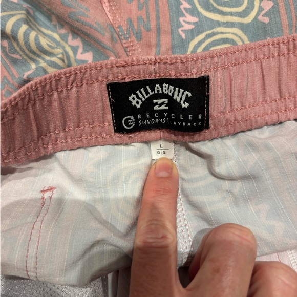 Boys boardshorts size youth 12 - Picture 2 of 2